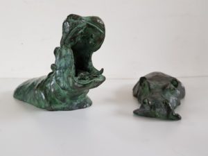 Bronze hippo happy kunstvanmariekedejong