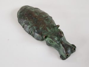 happy hippo bronze brons nijlpaard kunstvanmariekedejong marieke de jong bronzen beeld 